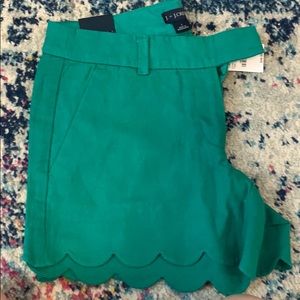 Scallop trim dress shorts!